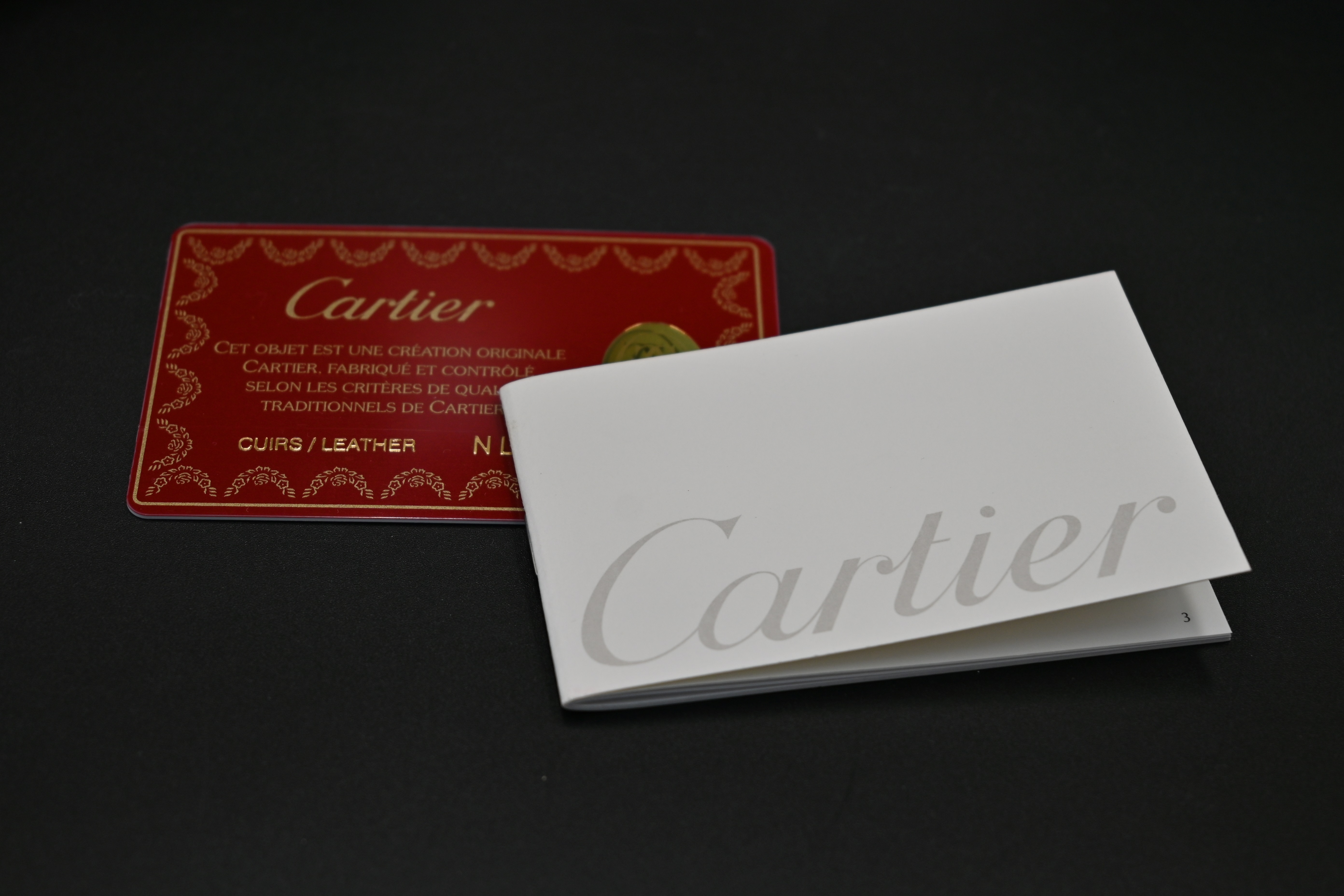 Cartier calf skin leather credit card wallet embossed with makers logo to centre,and with gold - Image 3 of 7