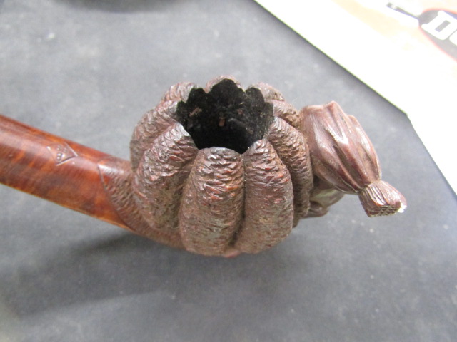 A Falcon pipe and a carved jester pipe in a Duncan box along with pipe cleaner in leather pouch - Image 4 of 7