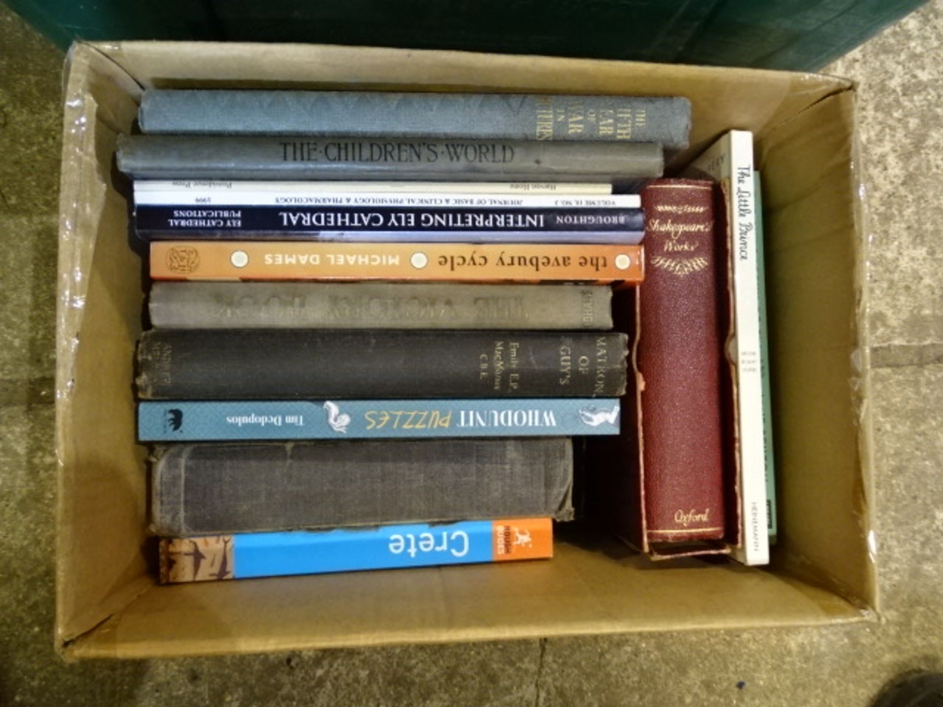 2 Boxes of mixed books - Image 2 of 3