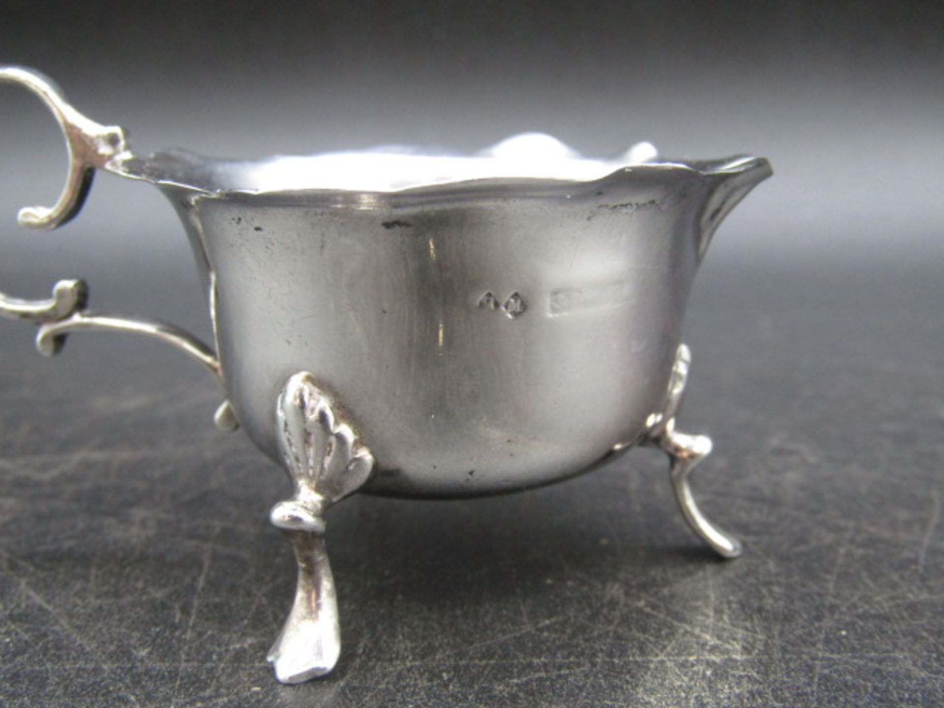 Silver creamer Birmingham Henry Moreton date unreadable 30g - Image 3 of 3