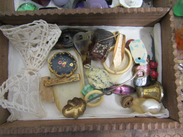 vintage sewing boxes with contents inc hatpins and small jade? dog - Image 9 of 19