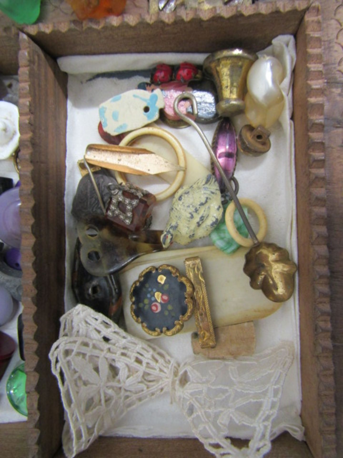 vintage sewing boxes with contents inc hatpins and small jade? dog - Image 9 of 19