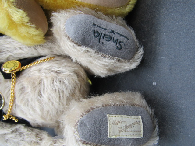 Deans bears 'Sheila' and 'Dandy' - Image 2 of 4