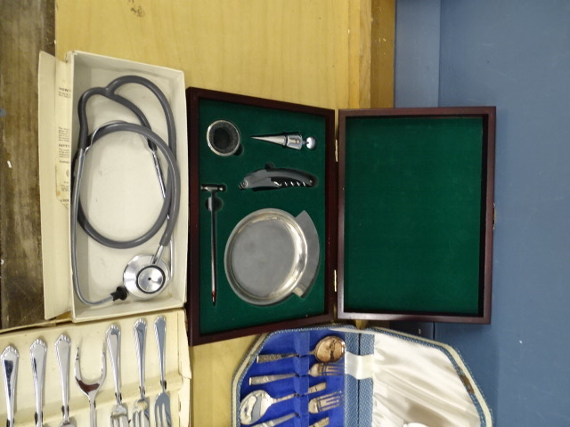 Cutlery sets and vintage men's vanity case etc - Image 4 of 6