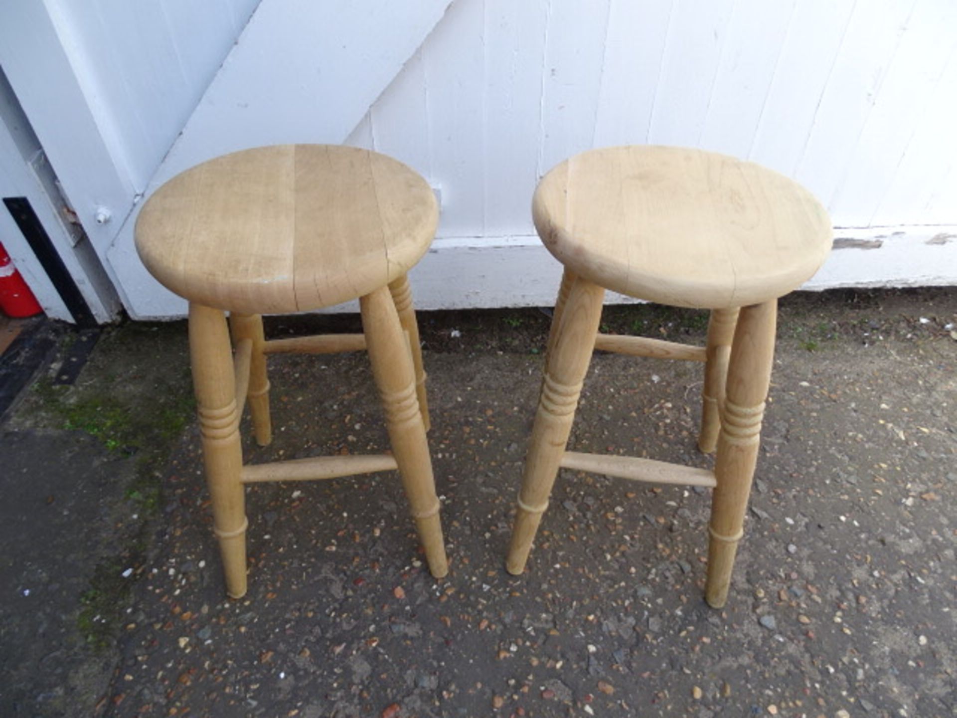 2 Pine stools