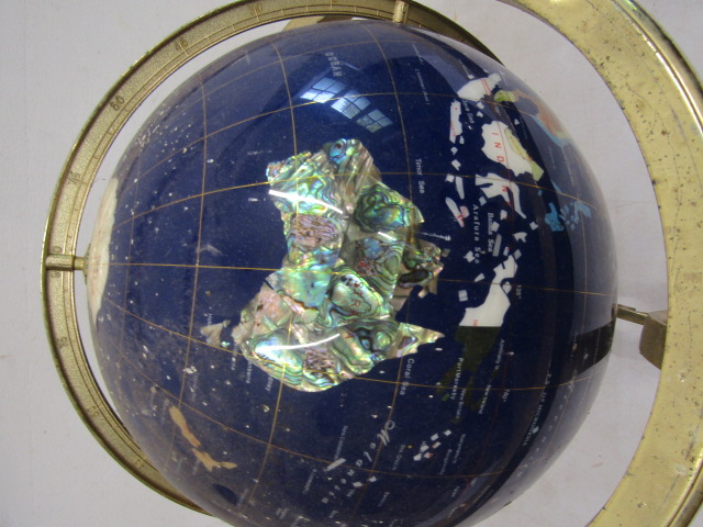 A semi-precious stone globe in stand - Bild 2 aus 7