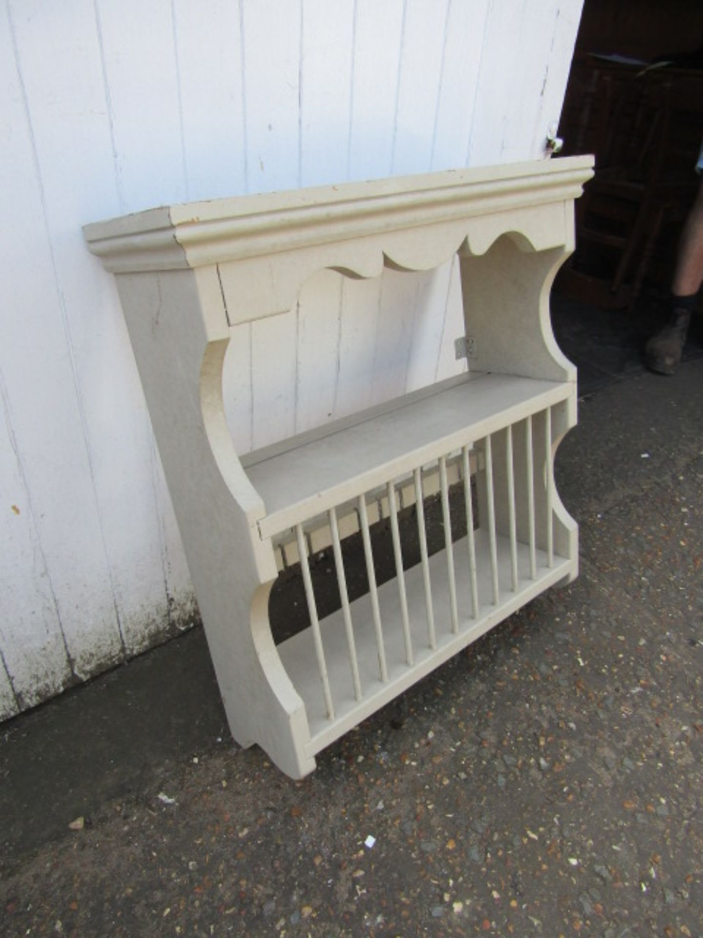 A painted plate rack wall unit 65x79cm - Image 2 of 2