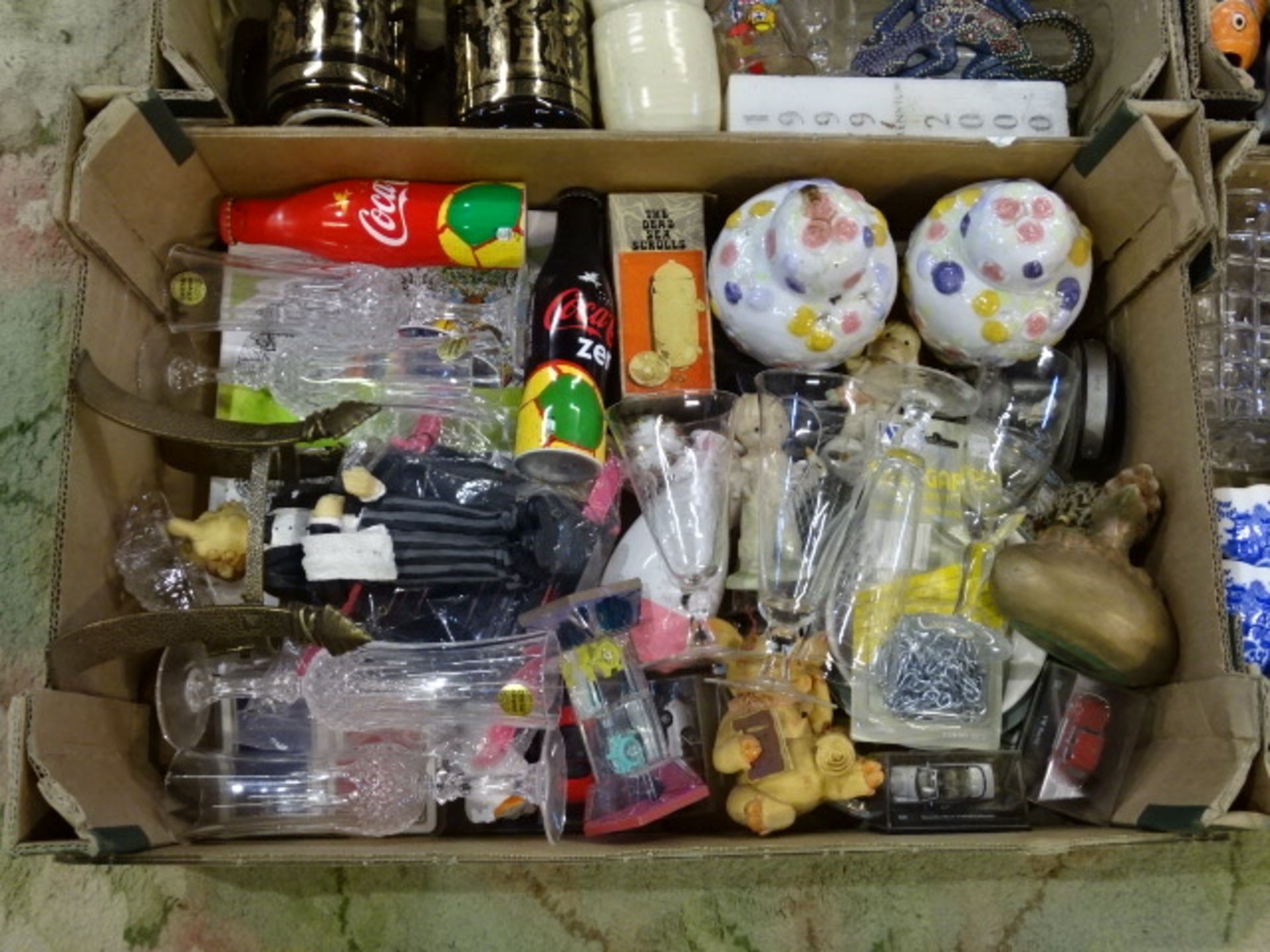 Stillage containing glass, china and collectables etc (contents only stillage not included) - Image 7 of 18