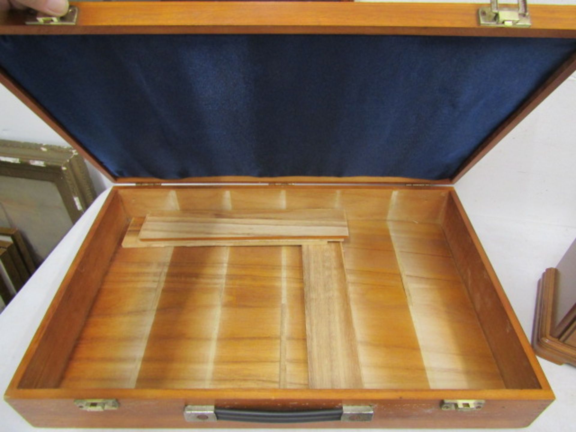 A jewellery box, display case and jewellery display stand - Image 6 of 6