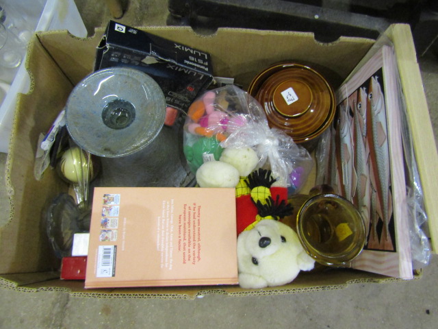 A stillage of china, glass and sundries stillage not included- all items must be removed. - Image 15 of 18