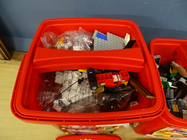 4 Tubs of Lego - Image 10 of 10