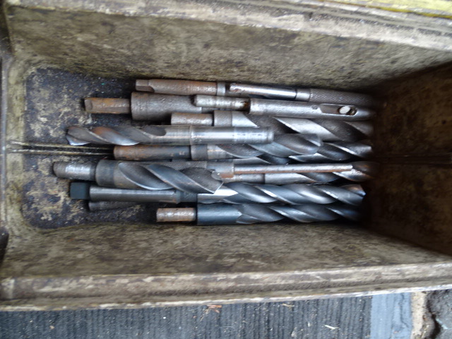 Large lot of drill bits, Allen keys, chisels and tap and die etc - Bild 6 aus 7