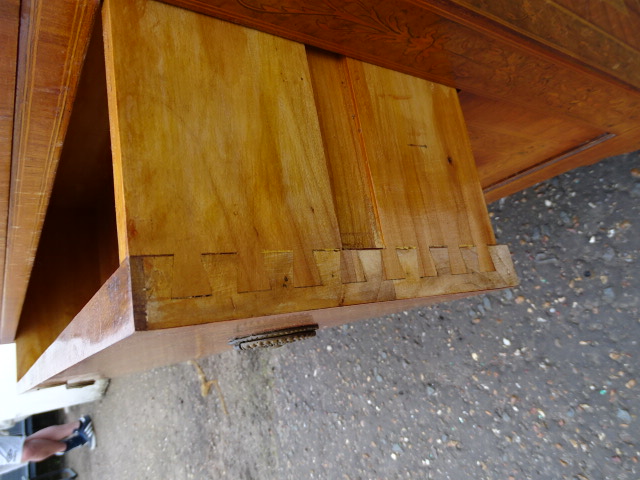 Italian inlaid walnut marquetry 3 drawer commode with keys H92cm W130cm D54cm approx - Image 4 of 7