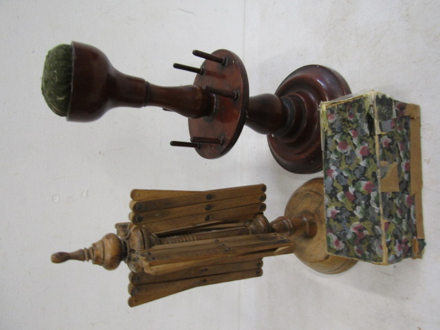 vintage wooden yarn winder and one metal and bobbin stand - Image 6 of 6