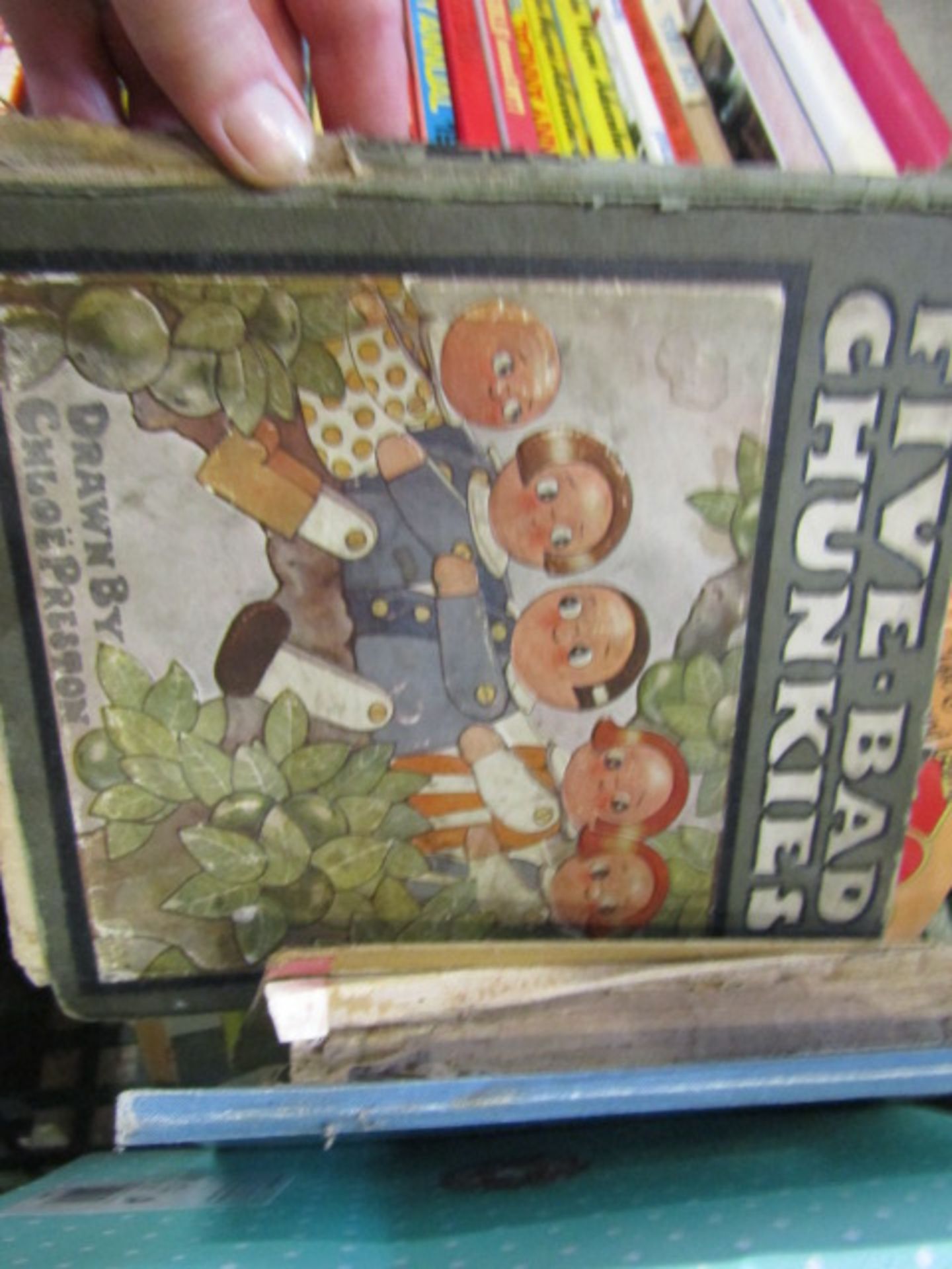 2 crates childrens annuals and books - Image 7 of 7