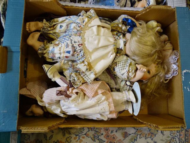 6 Boxes of dolls - Bild 5 aus 7