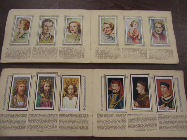 Vintage cigarette card books, loose modern cards and a bag of circulated stamps - Image 7 of 11