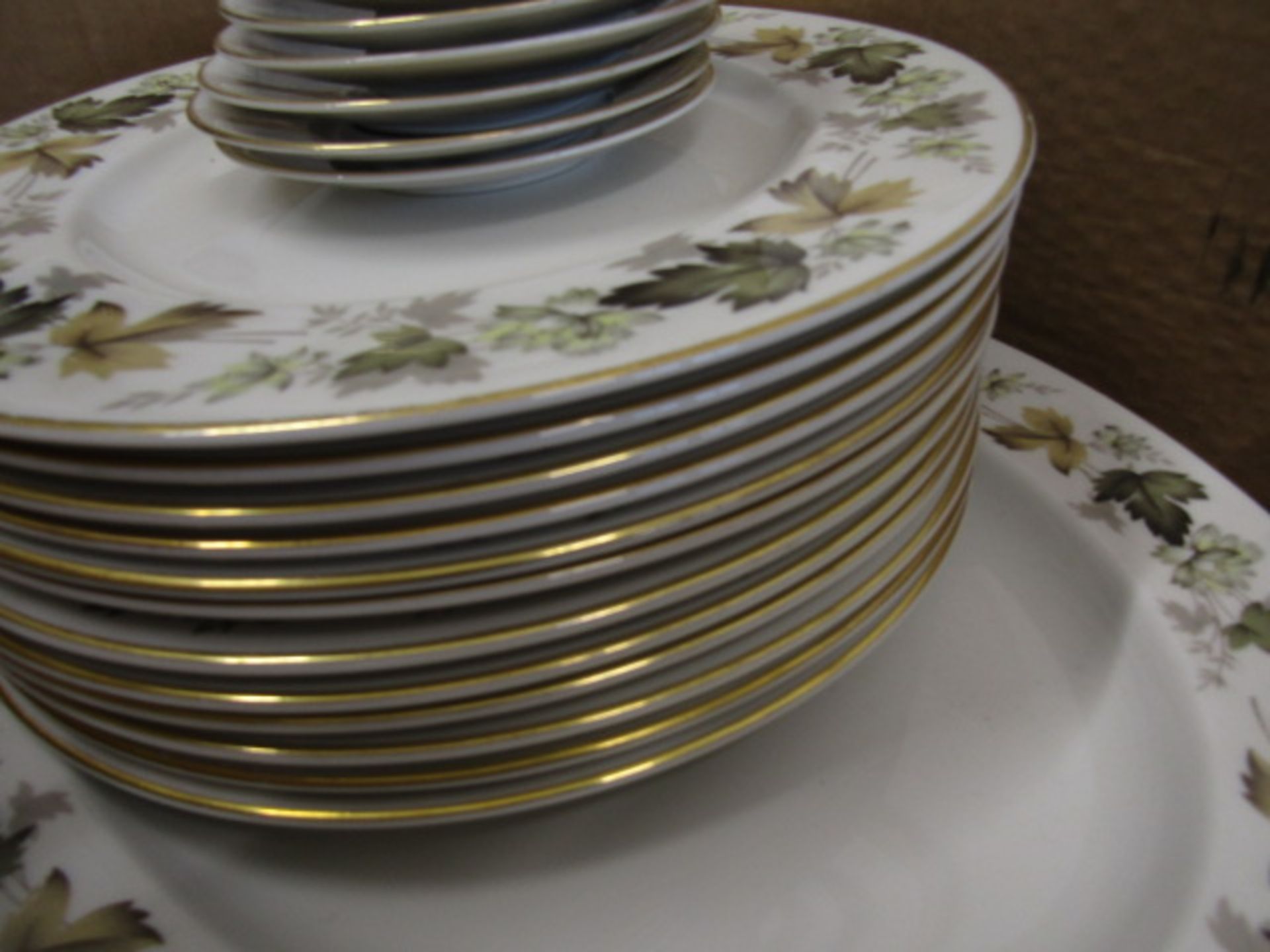 Royal Doulton 'Larchmont' part dinner service - Image 4 of 4