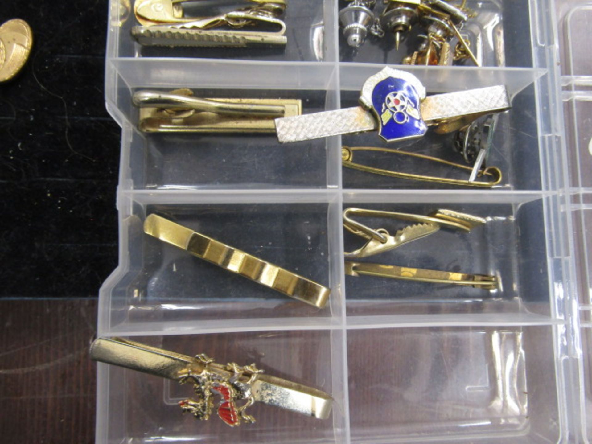 18 pairs cufflinks and 15 tie pins - Image 5 of 5