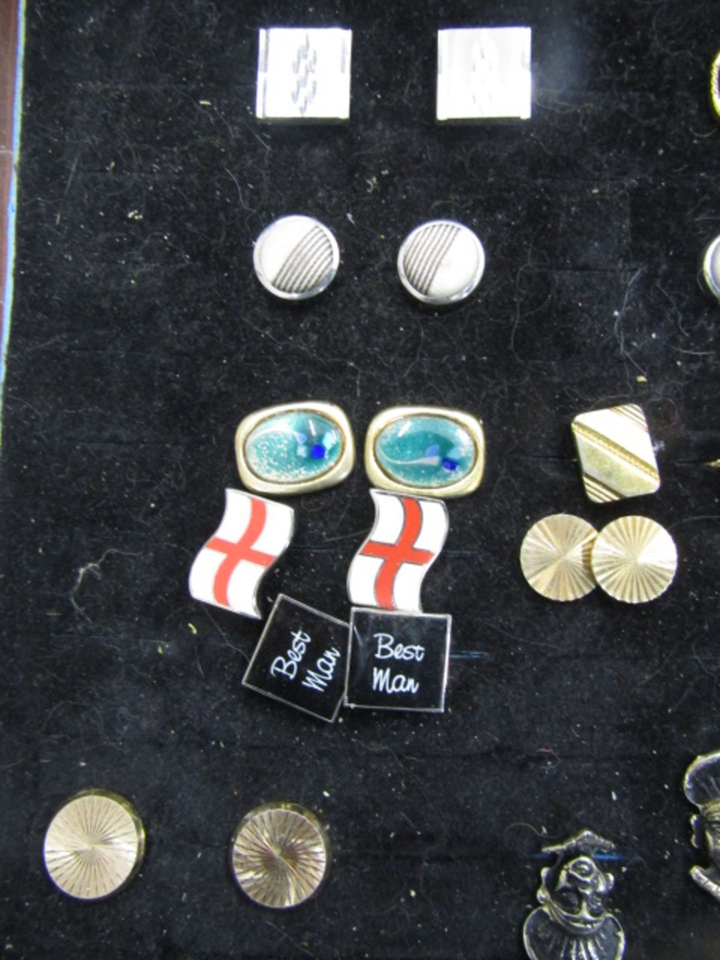18 pairs cufflinks and 15 tie pins - Image 2 of 5