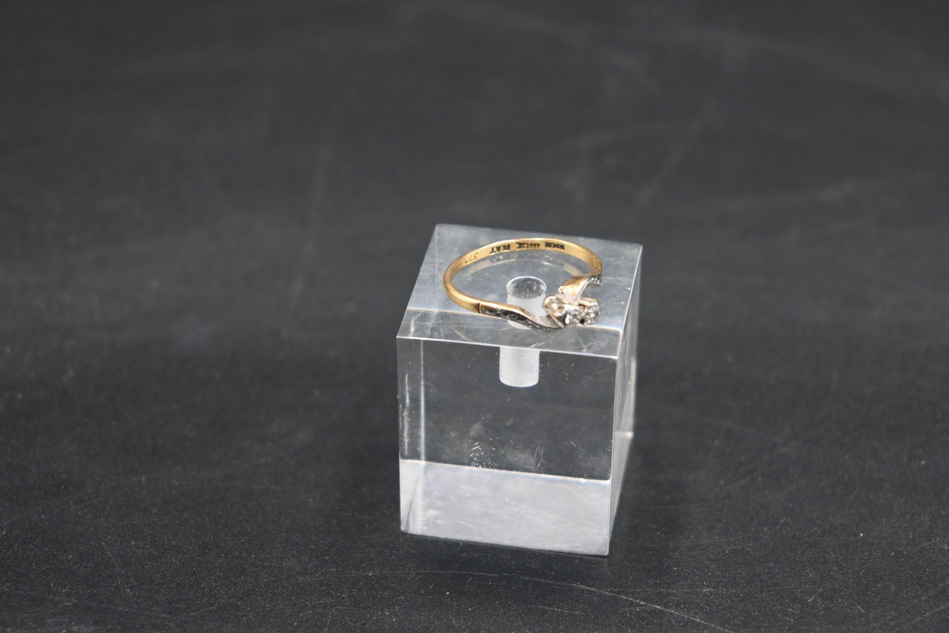 18ct gold and platinum diamond ring size N, 1.87g - Image 3 of 3