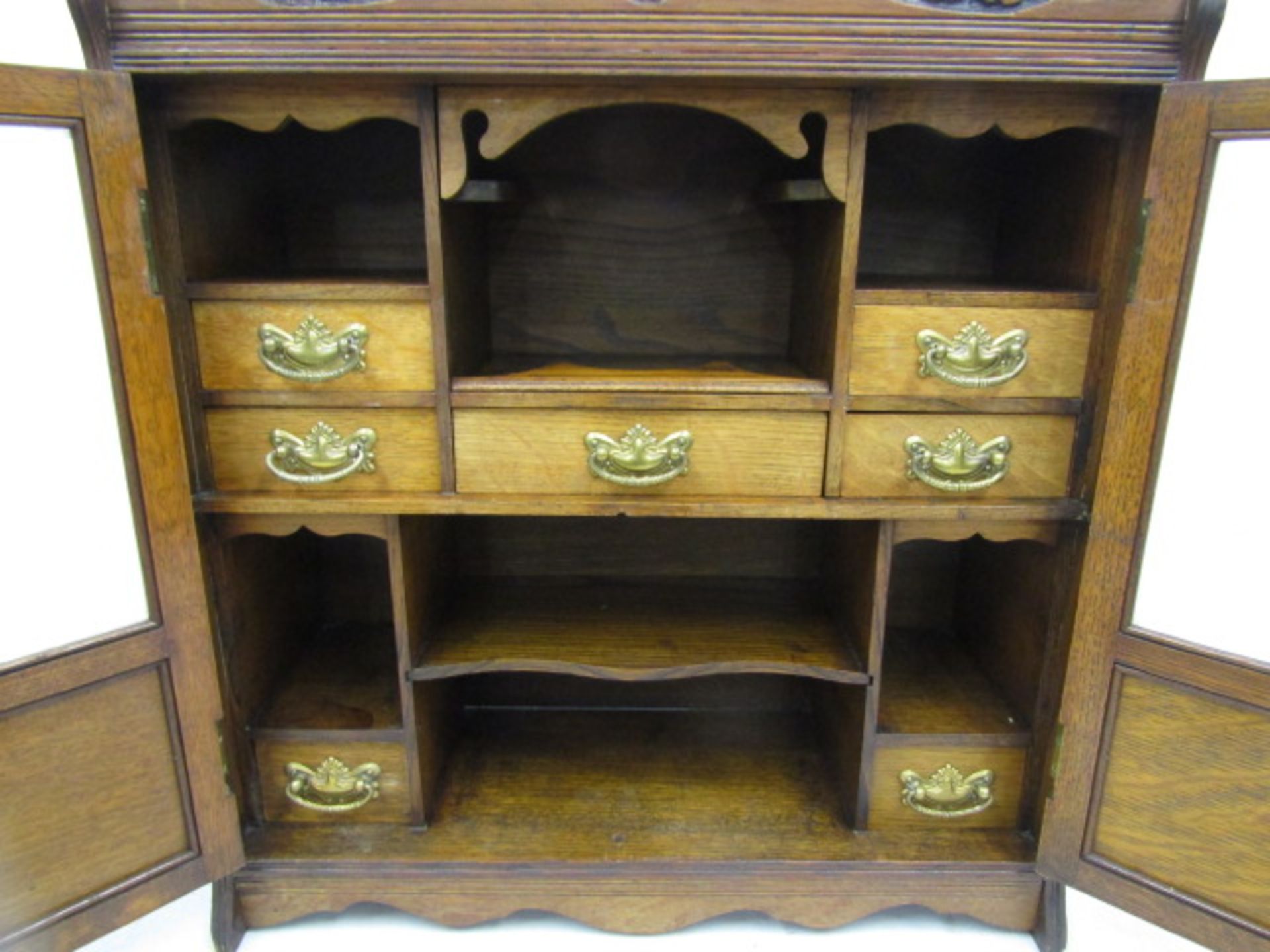 An oak smokers cabinet 55cmW 19cmD 60cmH - Image 4 of 11