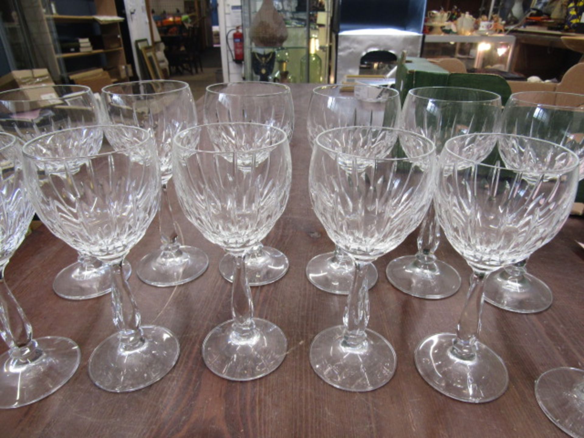 stemmed wine glasses 2 sets of 6 in matching design - Image 2 of 2