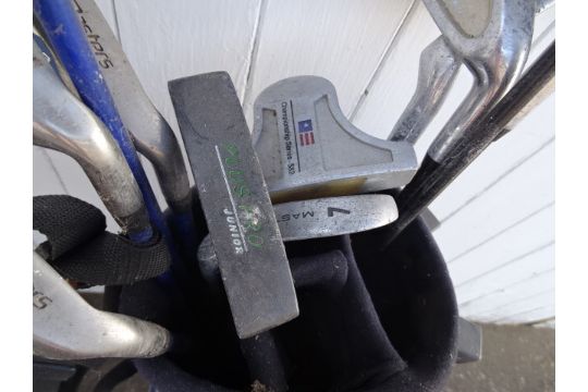 Junior golf clubs in bag - Image 5 of 5