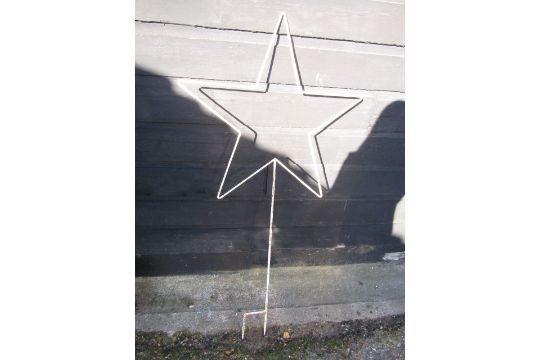 A white metal garden star - Image 1 of 2