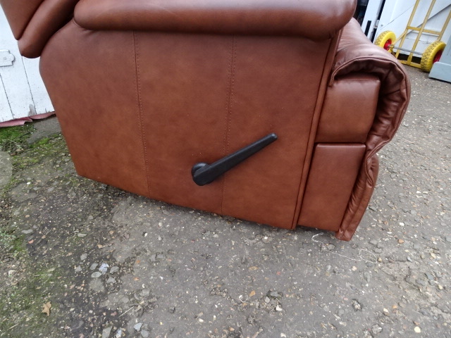 Brown leather manual reclining armchair - Image 2 of 3