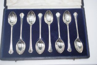 Cased set of eight sterling silver teaspoons