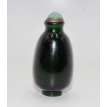 Chinese green glass snuff bottle
