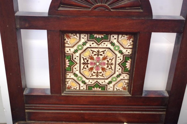 Pair Edwardian tile back hall chairs - Bild 3 aus 3