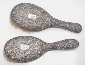 Edward VII silver backed lady's hair brush