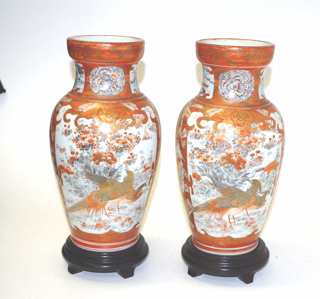 Pair Japanese Kutani table vases - Image 2 of 5
