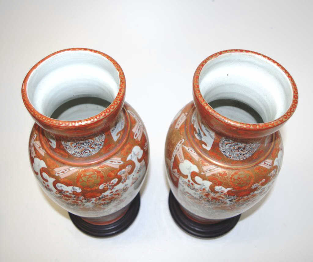 Pair Japanese Kutani table vases - Image 3 of 5