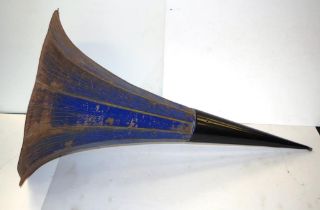 Enormous tin horn for phonograph