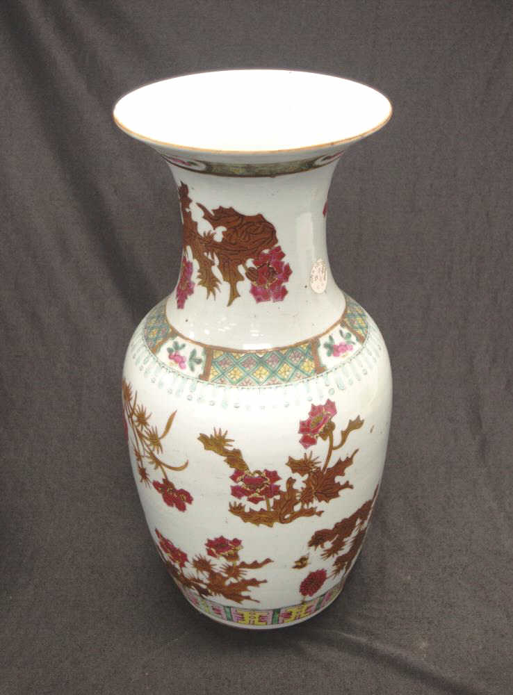 Large Chinese Qing Dynasty pottery vase - Image 2 of 4