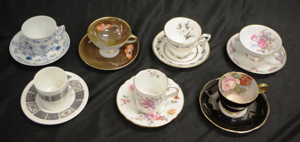 Seven various decorated coffee cups & saucers - Bild 2 aus 4