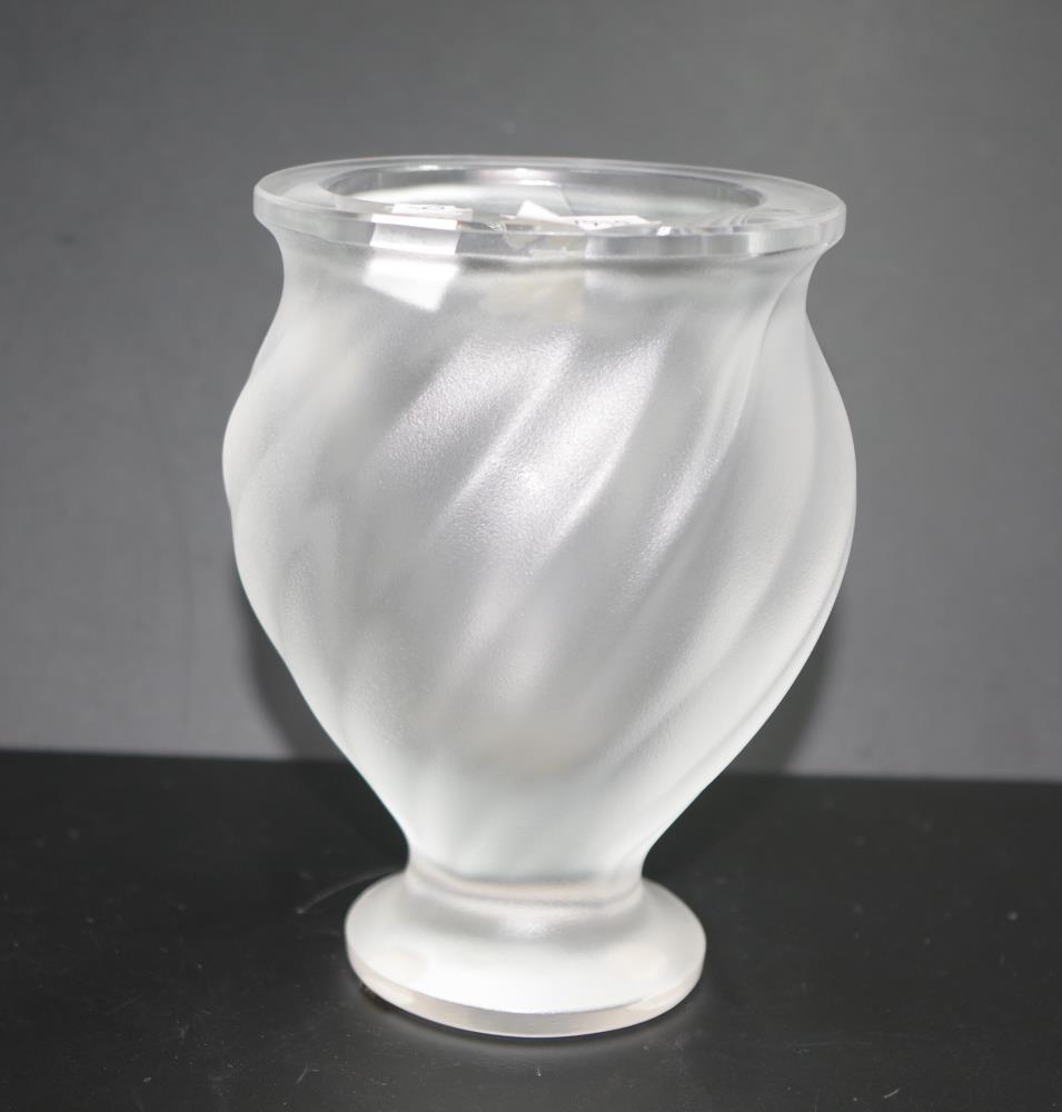 Lalique France "Rosine" frosted crystal vase - Image 4 of 5