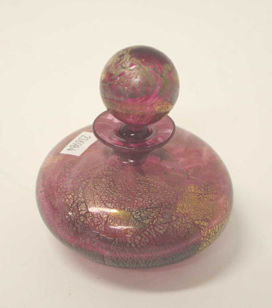 Isle of Wight decorated ruby glass scent bottle - Image 2 of 4