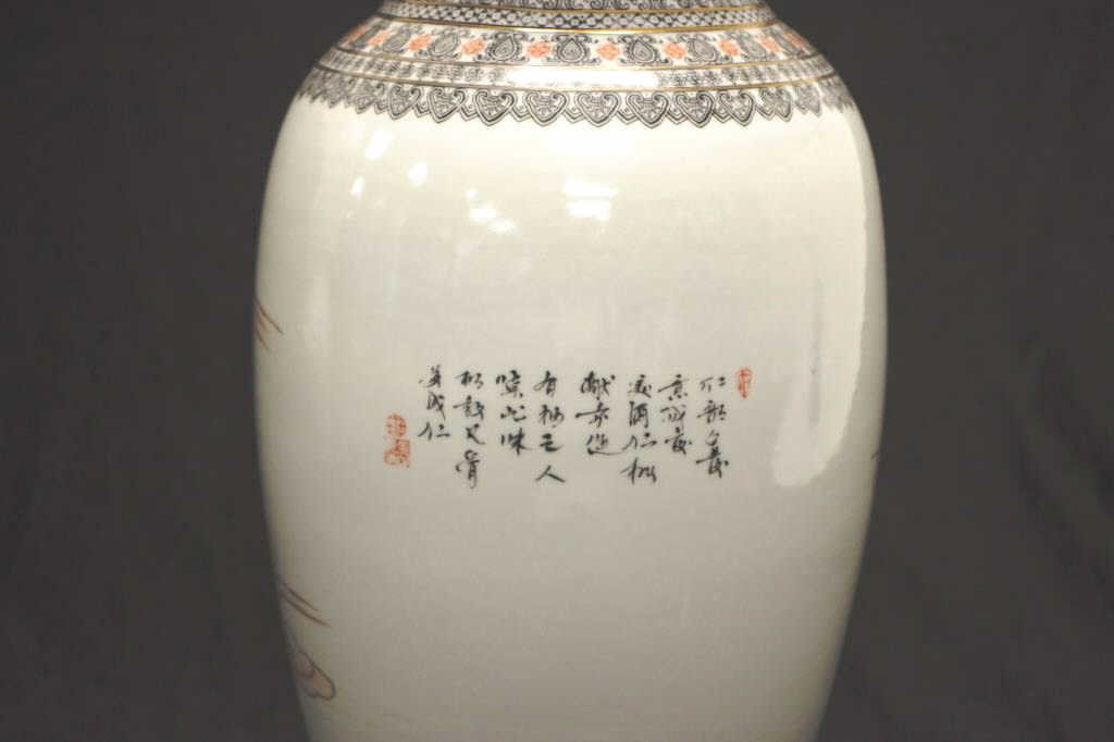 Large Chinese hand painted ceramic vase - Image 3 of 4