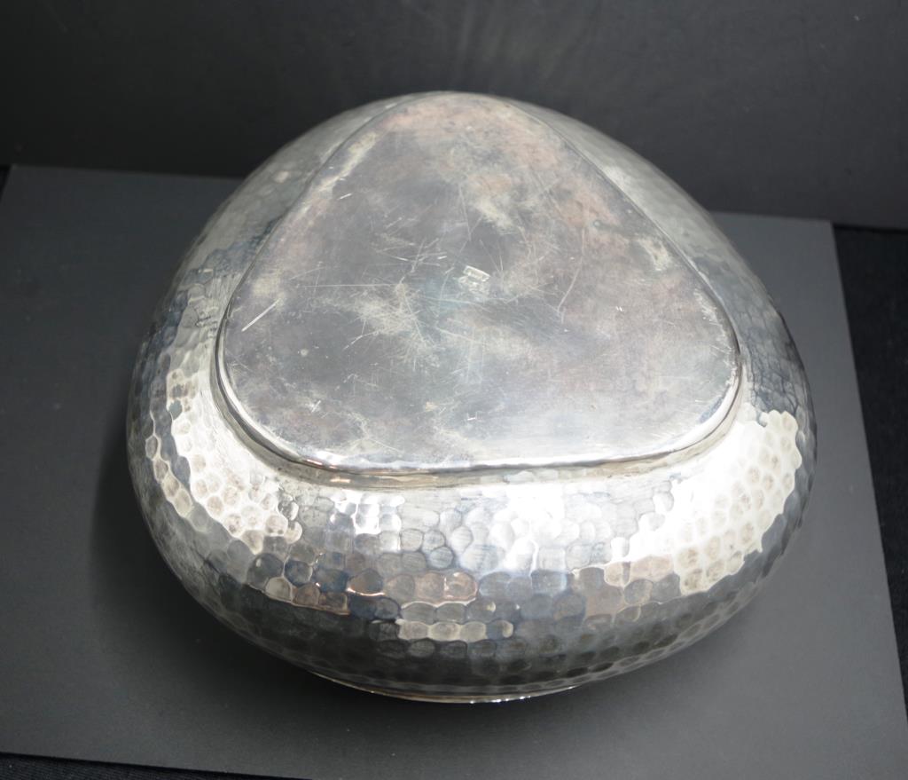 Large hammered silver bowl - Image 4 of 5