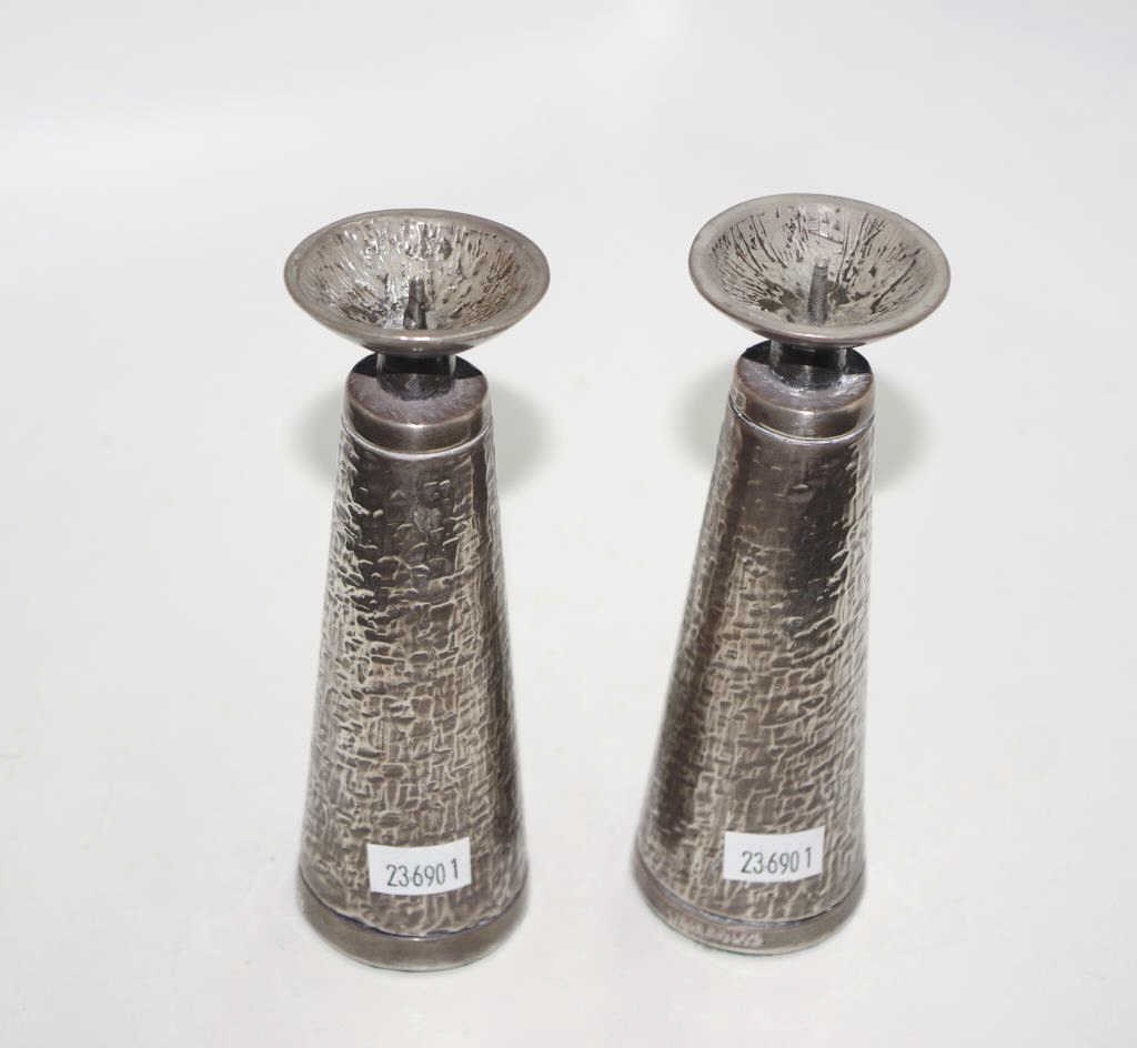 Pair Indian beaten silver candlesticks - Image 2 of 4