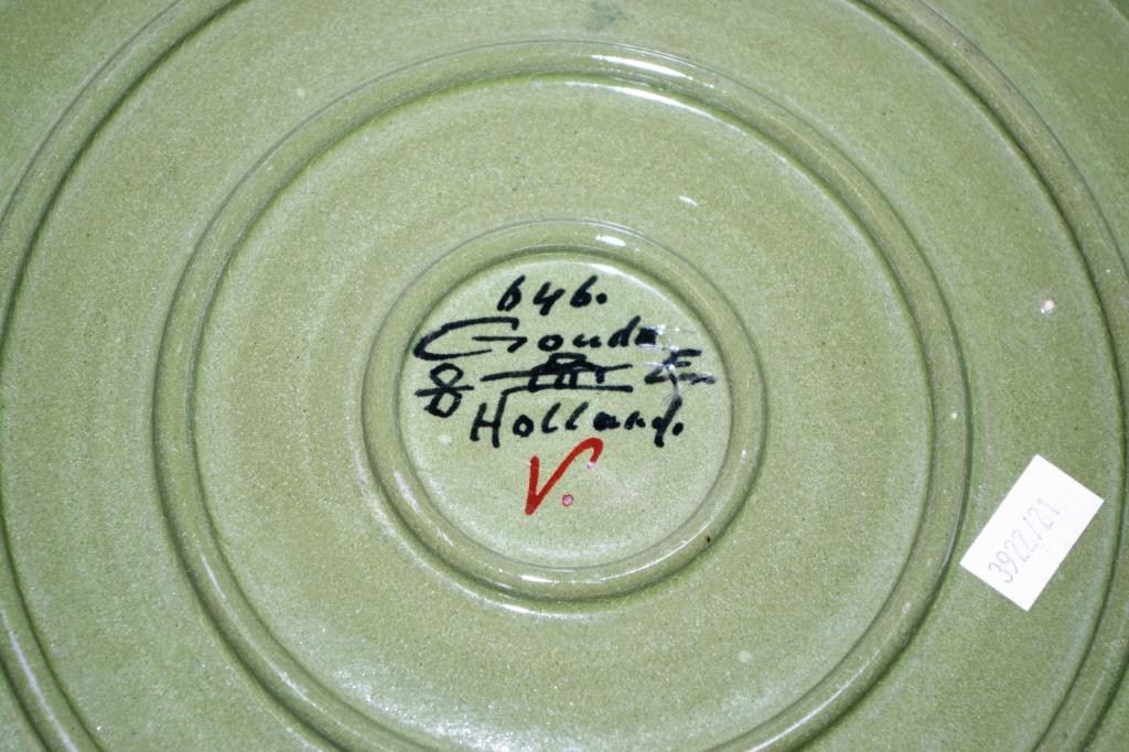 Good Gouda circular high glaze display plate - Image 3 of 3