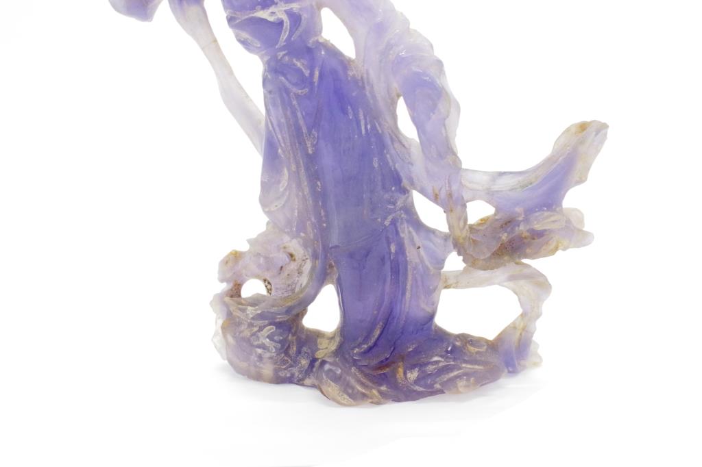 Lavender Jade carved Guanyin figure - Image 3 of 5