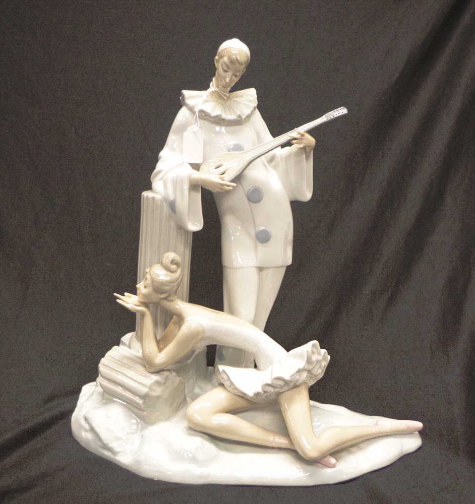 Large Lladro dancer & musician figures