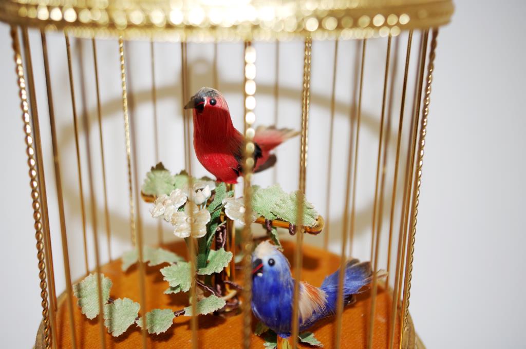 Reuge Swiss movement musical bird cage - Image 3 of 4