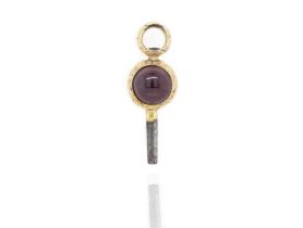 Early Victorian garnet & gold cased watch key