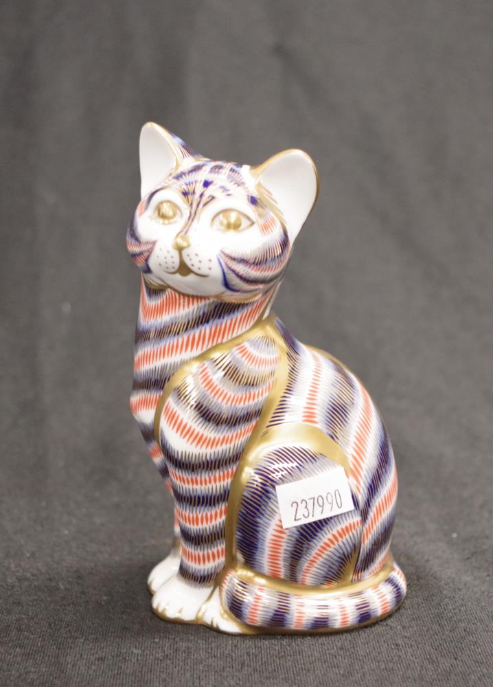 Royal Crown Derby "Imari"cat paperweight